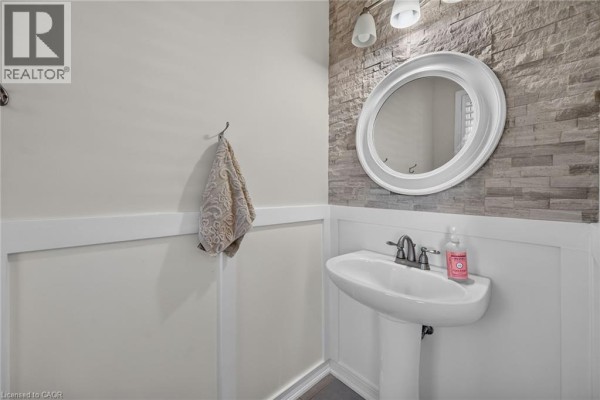 4pc Bathroom - 175 Odonnel Drive, Binbrook, ON L0R1C0 Photo 5