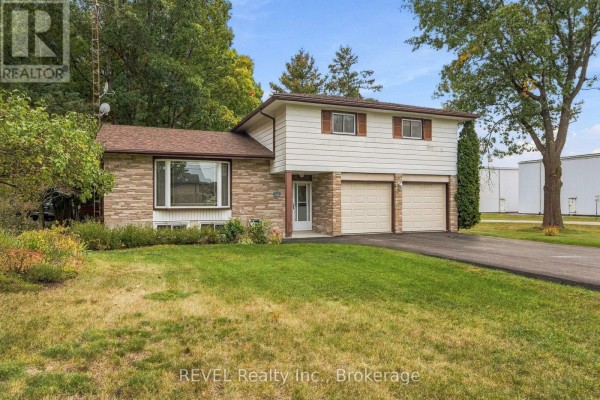 Family room - 17527 Telephone Road, Quinte West, ON K8V5P4 Photo 3