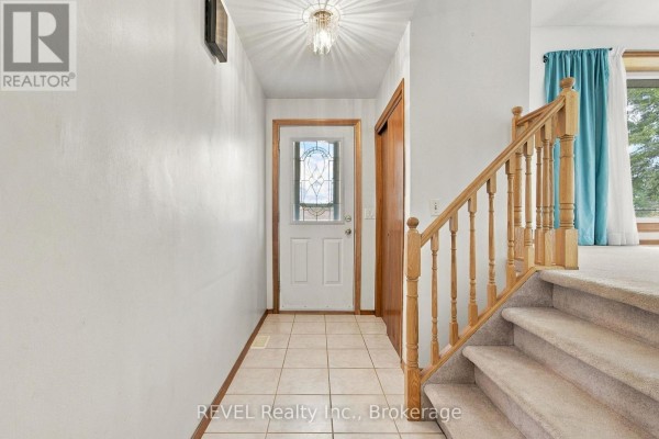 Living room - 17527 Telephone Road, Quinte West, ON K8V5P4 Photo 5