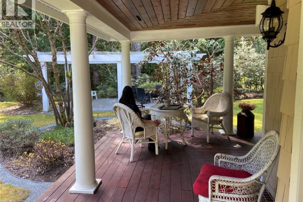 Family room - 1753 Peerless Rd, Shawnigan Lake, BC V0R1L0 Photo 5