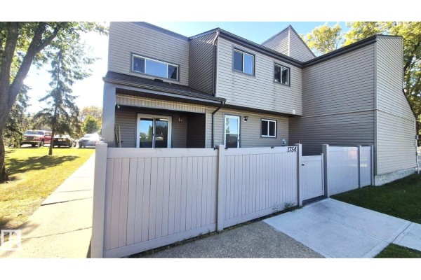 1754 Lakewood Rd S Nw, Edmonton