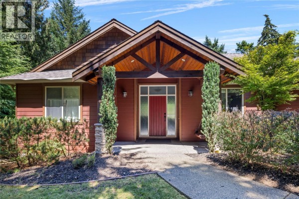 1755 Galvin Pl, Qualicum Beach, BC, photo 2