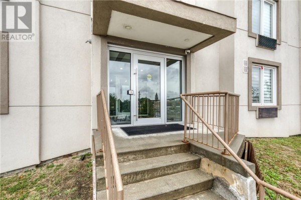 1755 Regent Street Unit# 302, Greater Sudbury, ON P3E3Z7 Photo 4