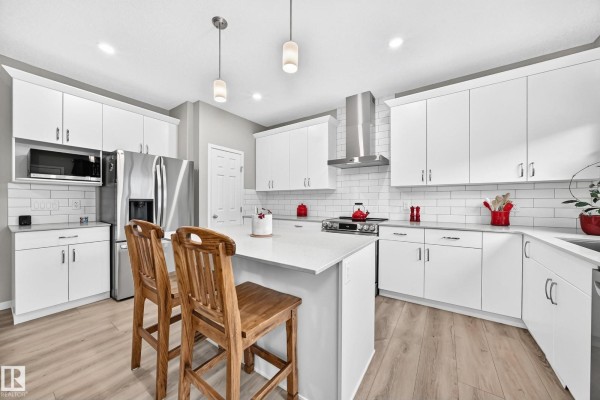 Dining room - 17550 63a St Nw, Edmonton, AB T5Y4E6 Photo 2