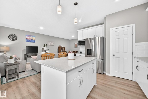 Kitchen - 17550 63a St Nw, Edmonton, AB T5Y4E6 Photo 3