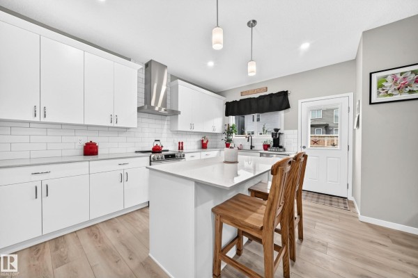 Family room - 17550 63a St Nw, Edmonton, AB T5Y4E6 Photo 4
