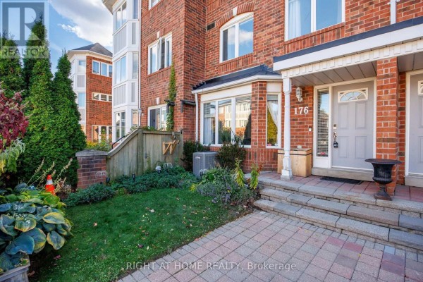 Kitchen - 176 - 18 Clark Avenue W, Vaughan, ON L4J8H1 Photo 3