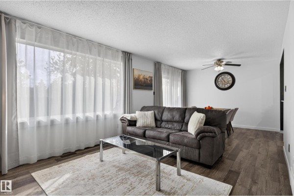 Family room - 176 Callingwood Pl Nw, Edmonton, AB T5T2C6 Photo 4