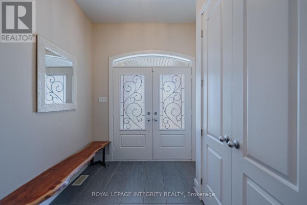 Living room - 176 Escarpment Crescent, Ottawa, ON K2T0L7 Photo 5