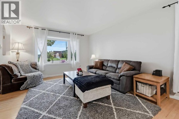 Kitchen - 176 Frobisher Boulevard Se, Calgary, AB T2H1G7 Photo 2