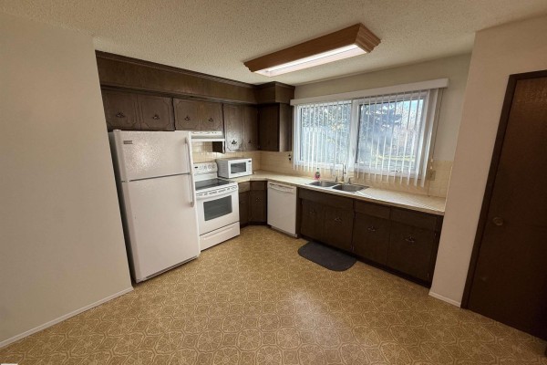 Bedroom 3 - 176 Humberstone Rd Nw, Edmonton, AB T5A4C6 Photo 5