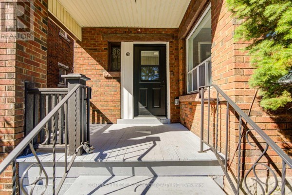 Foyer - 176 London Street S, Hamilton, ON L8K2G9 Photo 3