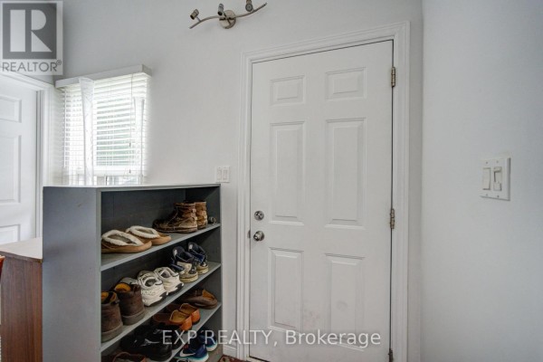Primary Bedroom - 176 Sedgemount Drive, Toronto, ON M1H1Y2 Photo 4
