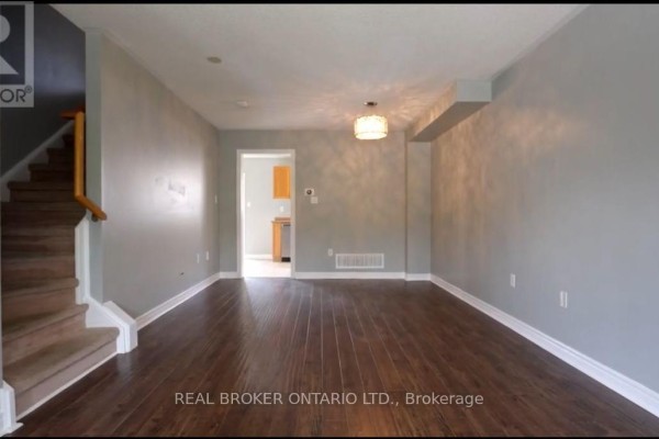 176 Thrushwood Drive, Barrie, ON, photo 3