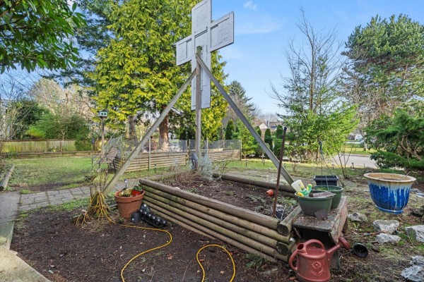1761 140a Street, Surrey, BC V4A6T9 Photo 5