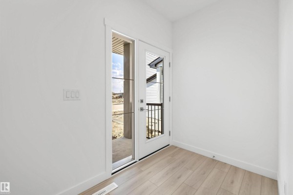 Kitchen - 17611 7 St Ne, Edmonton, AB T5Y4K3 Photo 3