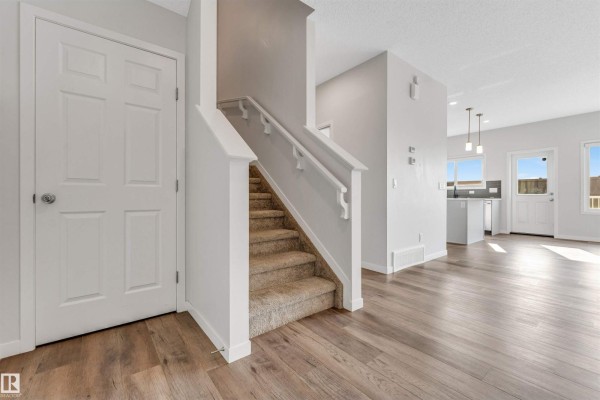 Family room - 17636 49 St Nw, Edmonton, AB T5Y3Y1 Photo 3