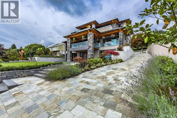 1765 Queens Avenue, West Vancouver, BC, photo 2
