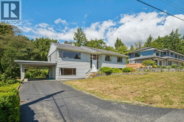 1768 Ottawa Place, West Vancouver, BC V7V2T7 Photo 2