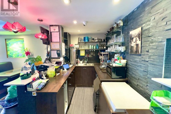 . - 1768 St Clair Avenue W, Toronto, ON M6N1J3 Photo 5