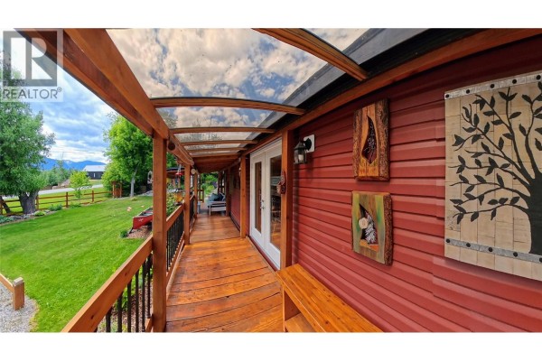 2pc Bathroom - 1768 Victoria Avenue, Windermere, BC V0B2L2 Photo 4