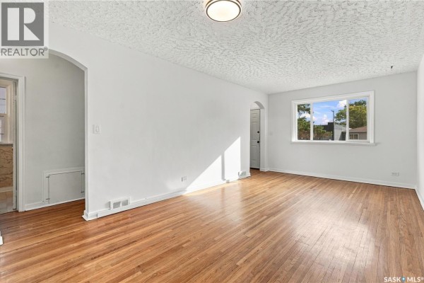 4pc Bathroom - 1768 Wallace Street, Regina, SK S4N3Z6 Photo 5