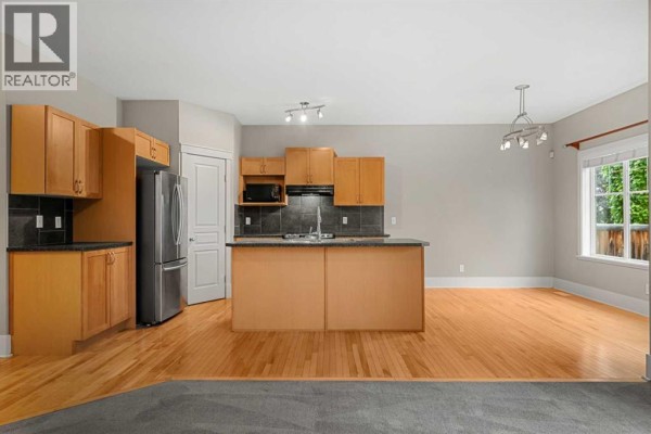 Foyer - 177 Cougartown Circle Sw, Calgary, AB T3H0A3 Photo 2