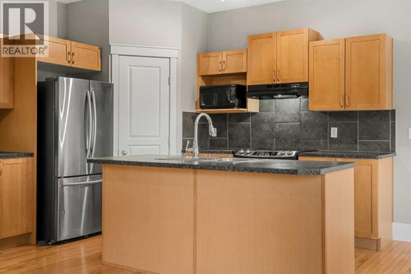 Kitchen - 177 Cougartown Circle Sw, Calgary, AB T3H0A3 Photo 4
