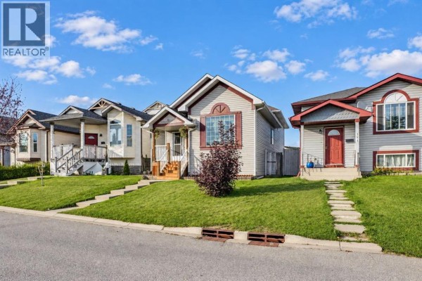 Kitchen - 177 Erin Circle Se, Calgary, AB T2B3H8 Photo 3
