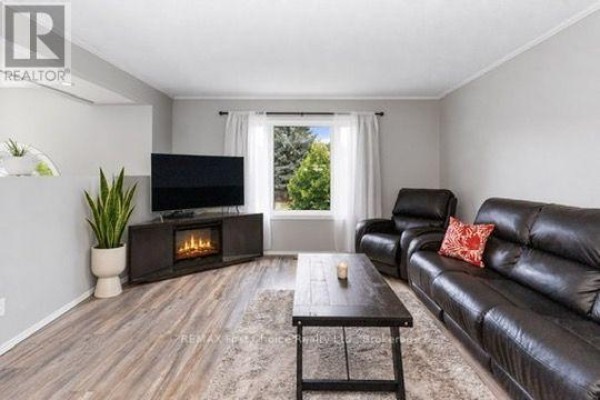 Living room - 177 Flamingo Drive, Thunder Bay, ON P7B6K3 Photo 5