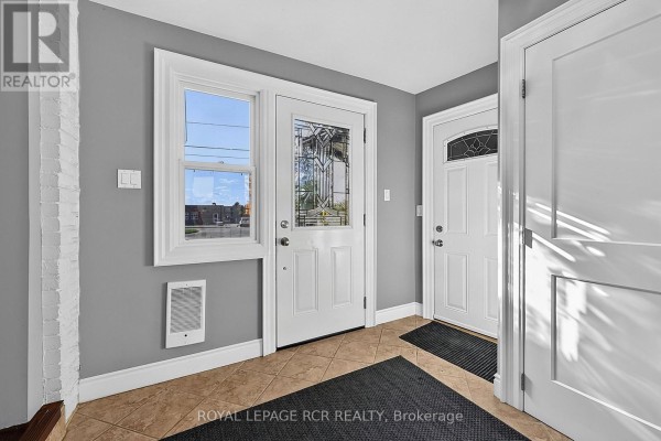 Foyer - 177 King Street S, New Tecumseth, ON L9R0A9 Photo 4