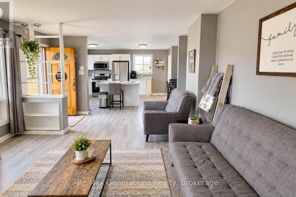 Kitchen - 177 Matthews Street, Thunder Bay, ON P7A3K8 Photo 4