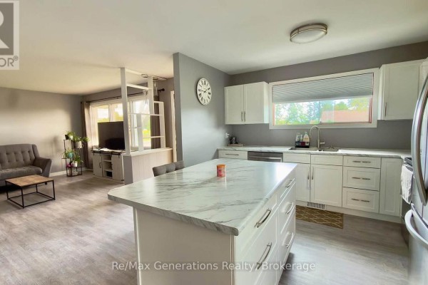 Living room - 177 Matthews Street, Thunder Bay, ON P7A3K8 Photo 5