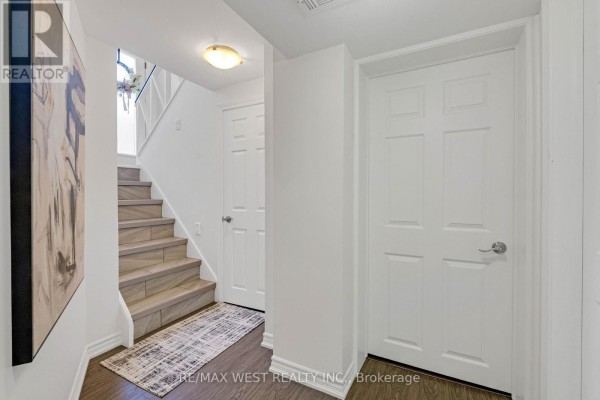 177 Searle Avenue, Toronto, ON M3H4B5 Photo 4
