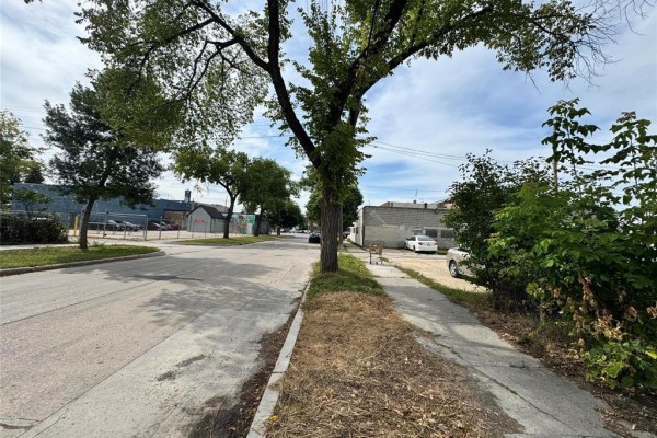 177 Selkirk Avenue, Winnipeg, MB, photo 2