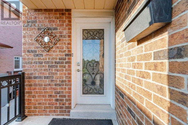 177 Surbray Grove, Mississauga, ON, photo 2