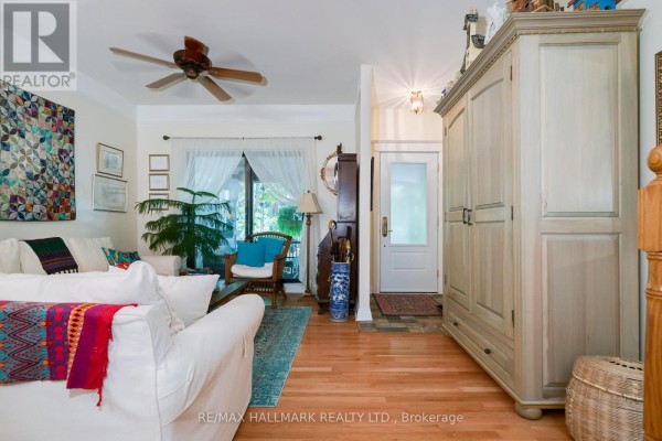 Family room - 177 Wineva Avenue, Toronto, ON M4E2T5 Photo 4