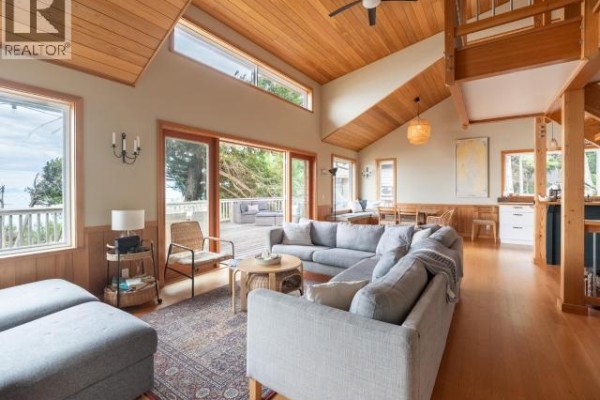 Kitchen - 1772 Vancouver Blvd, Savary Island, BC V0N2G0 Photo 4