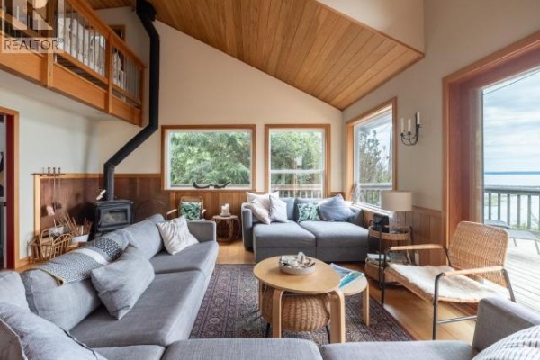 Primary Bedroom - 1772 Vancouver Blvd, Savary Island, BC V0N2G0 Photo 5