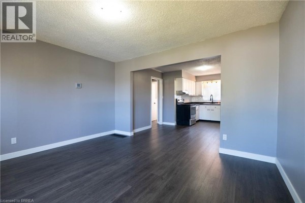 Living room - 1773 Pierre Street, Val Caron, ON P3N1C4 Photo 4