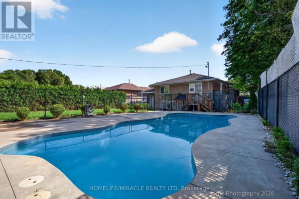 178 Kingsview Boulevard, Toronto, ON, photo 2