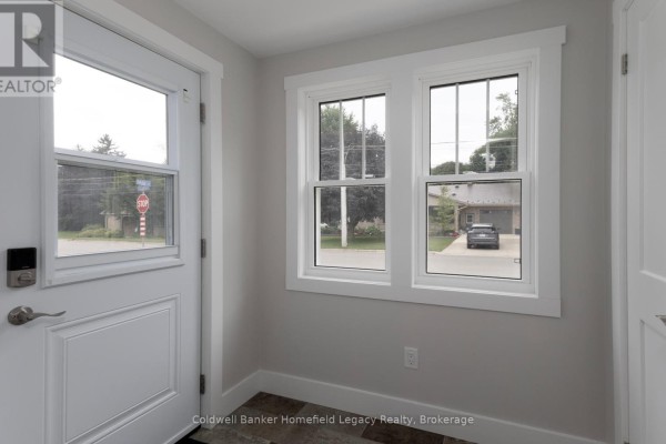 Foyer - 178 Thomas Street, St  Marys, ON N4X0B6 Photo 5