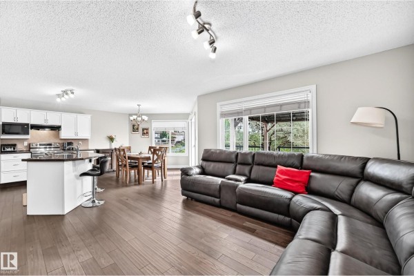 Family room - 17803 89 St Nw, Edmonton, AB T5Z0A6 Photo 4