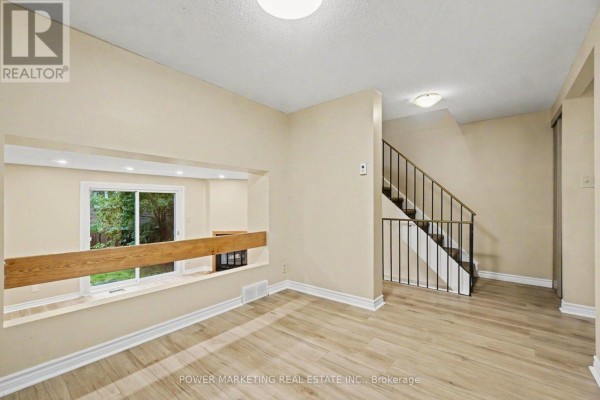 Family room - 1781 Lamoureux Drive, Ottawa, ON K1E2N5 Photo 2