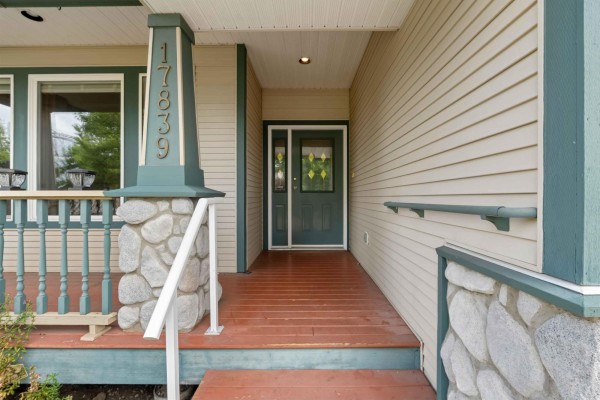 17839 68th Avenue, Surrey, BC V3S9E2 Photo 3