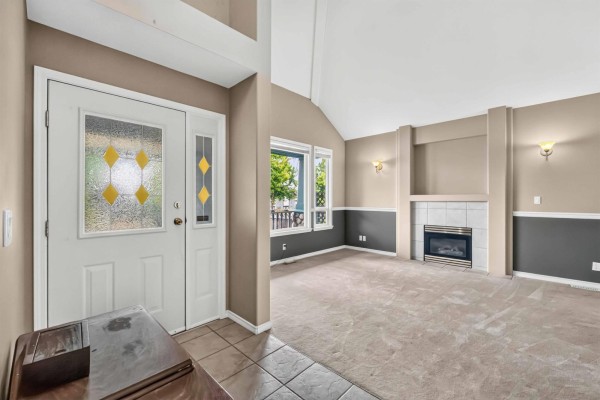 17839 68th Avenue, Surrey, BC V3S9E2 Photo 4