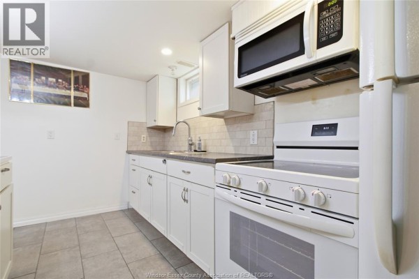 3pc Bathroom - 1784 Partington Unit# Lower, Windsor, ON N9B2E3 Photo 4