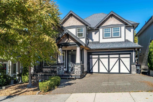 17863 71a Avenue, Surrey, BC V3S0Z7 Photo 2