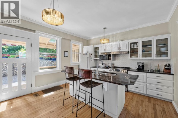 179 Battle St W Street, Kamloops, BC, photo 2