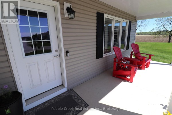 Kitchen - 179 Lake Breeze Drive, Ashfield Colborne Wawanosh, ON N7A0C6 Photo 3